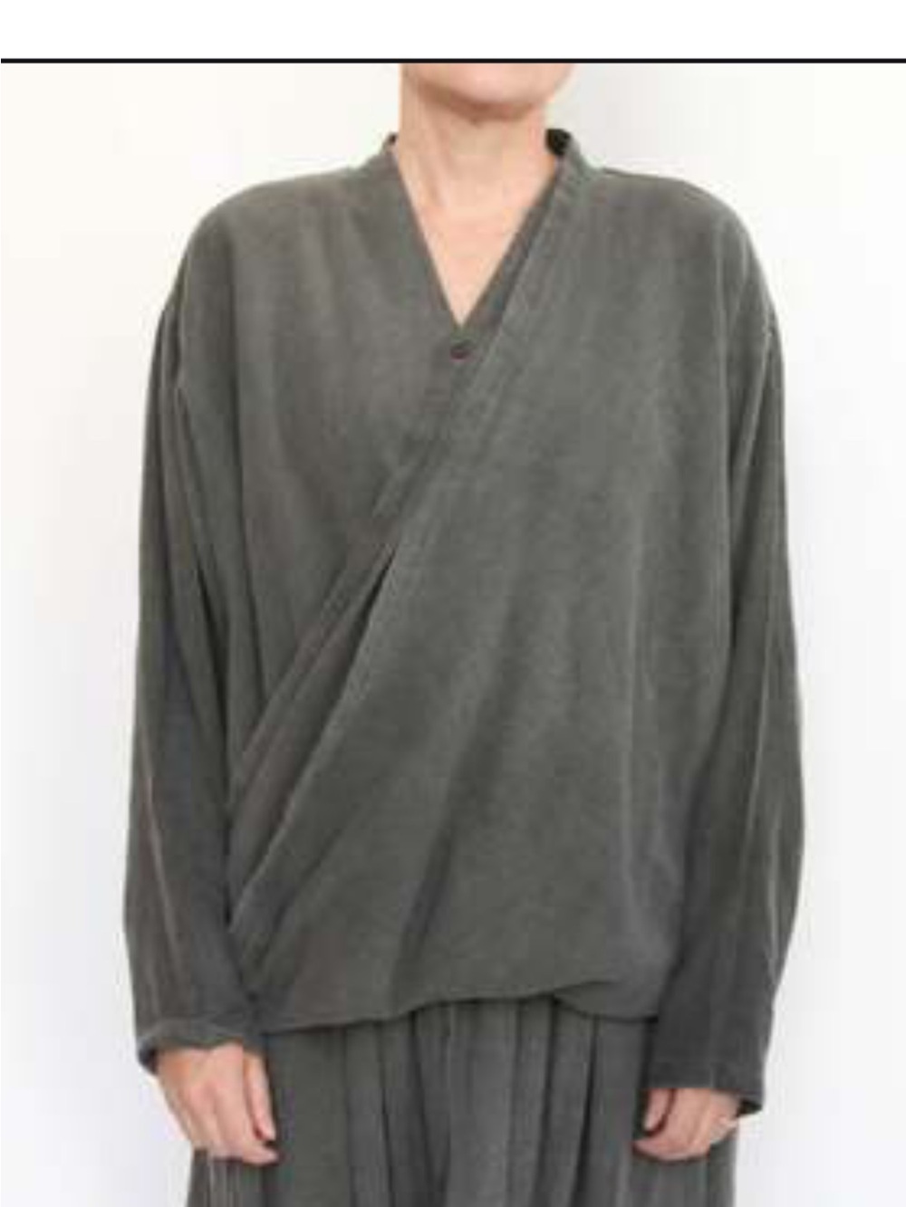 Black Crane Drapy shirt M NWOT